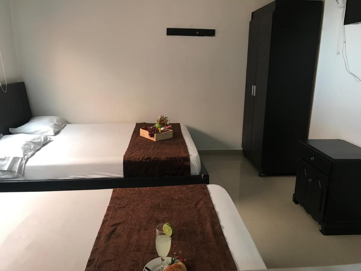 Hotel Bulerias 33 Medellín Exteriör bild